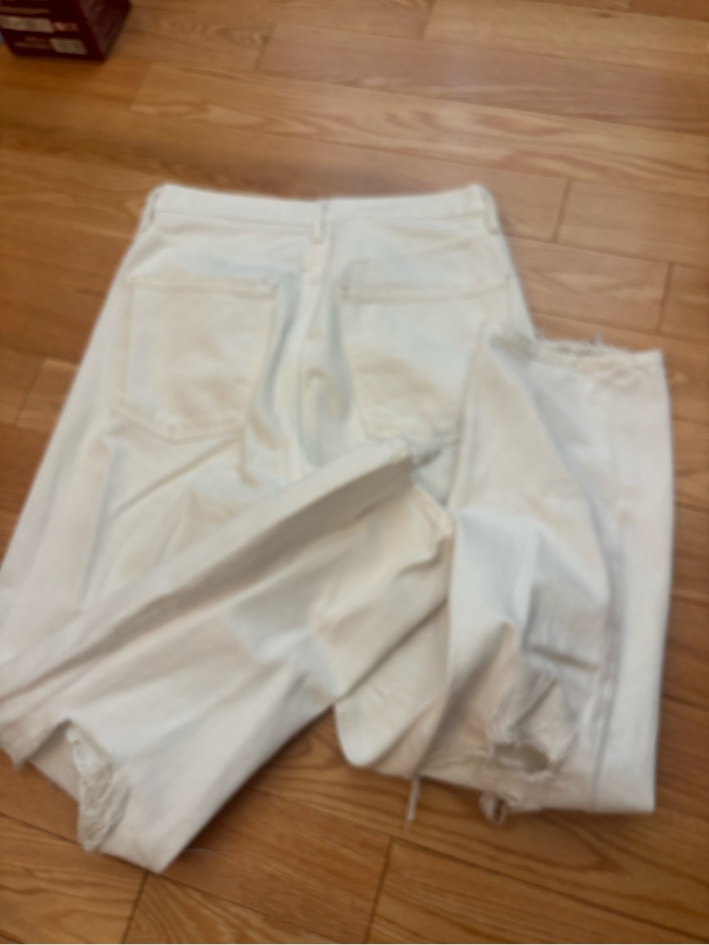 AGOLDE White Distressed Button-Fly Jeans - Picture 4 of 4